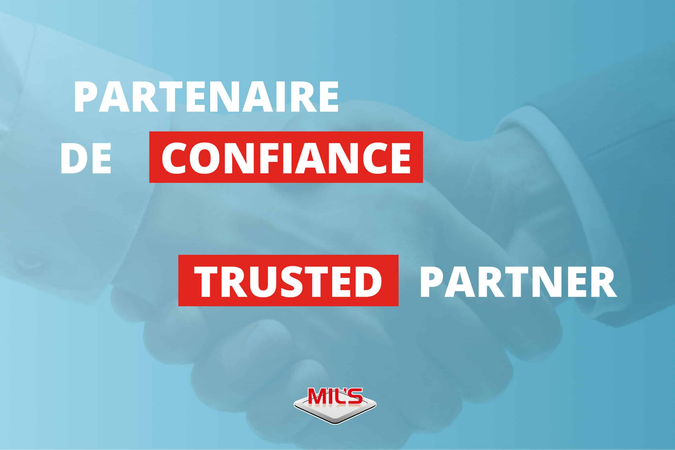 Deux collaborateurs Golden Advisors analysant un dossier comptable